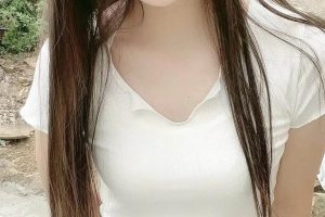 21岁星星姑娘刚入行,模特身材很紧