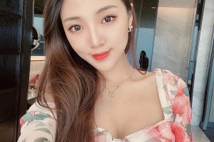 自聊自做兼职尤物,服务内容丰室，.形体很好没有过度开发