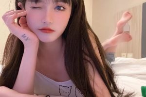 00后真实小白虎