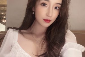 百子湾刚下海风骚型老师,清纯美艳动人绝对爱不释手