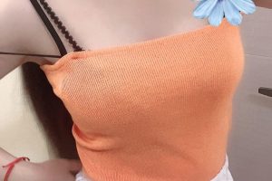 三岔口很紧,毛还没长全