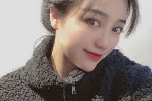 漂亮女生谁不爱!水灵灵的特会放电，很听话,69巨爽