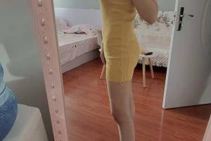 经济贸易大学细皮嫩肉的气质型美人阴推深喉69式尺度奔