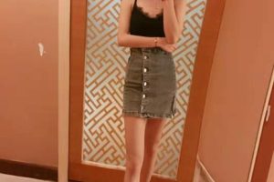 19岁纯正嫩妹,水做的小逼,甜蜜接吻如小女友