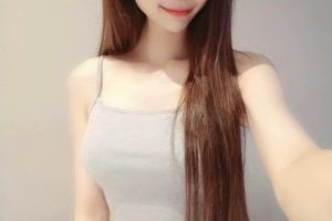 高挑清秀莫西丽