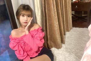 清纯可爱刚下海的小妹妹