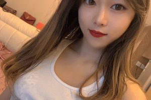 看着很清纯妩媚，干起来很骚