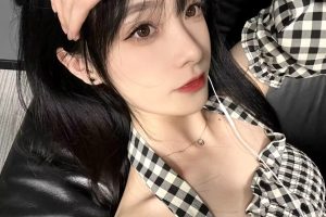 易高潮出水妹男人的精盆