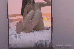 妖媚少妇小雪，迷人的眼神，看一眼就想操死她