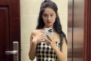 二十岁小萝莉可外出各种姿势任人摆布