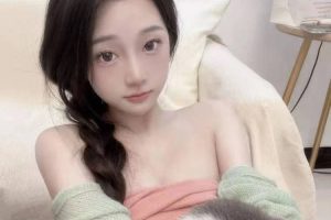 小穴粉嫩、招招出水、逼紧、人美、活好，爽翻天！