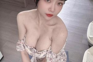 高颜值初次下水御姐型