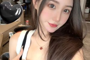 服务系大奶喷水御姐