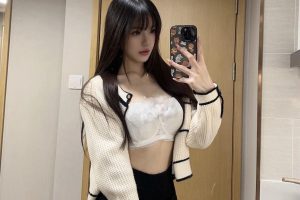 刚刚下海兼职奶大水多活好逼嫩性感尤物