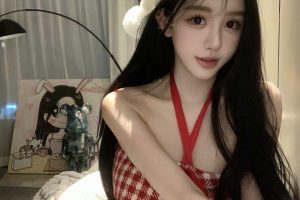 为圣诞节做准备的极品制服妹