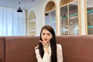 二刷年轻妹妹恬恬水多够骚