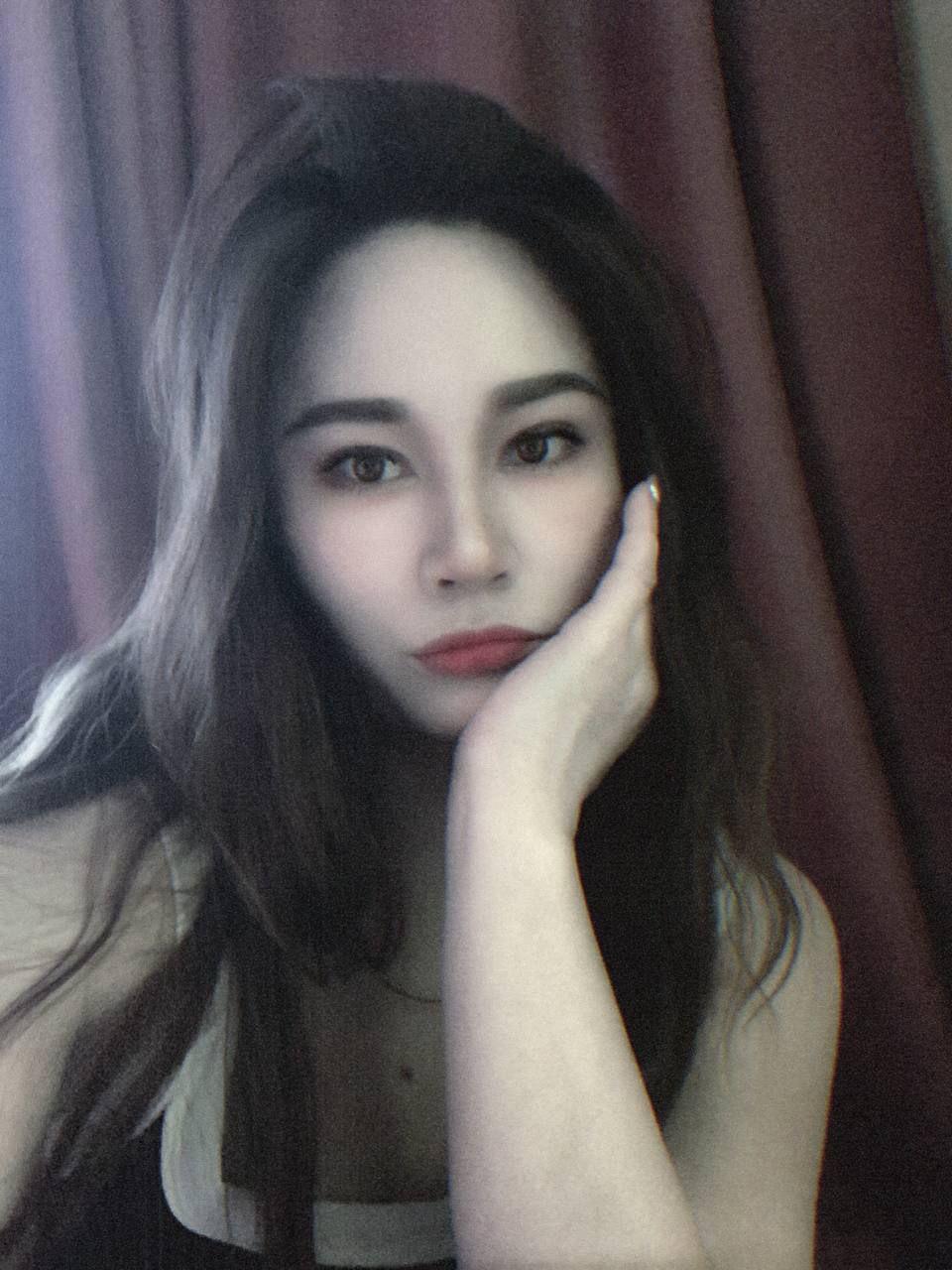 健谈口活很棒深喉有绝技