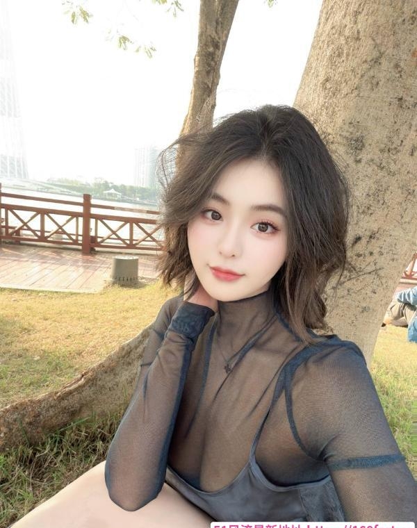 颜值反差清纯小欲女