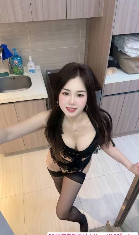 昆山性感大胸妹